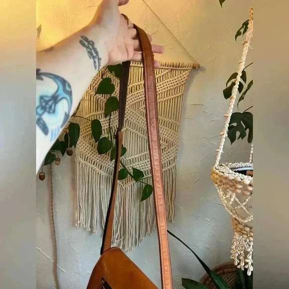 Vintage-Inspired Handmade Leather Saddle Bag Purse Tan Crossbody Satchel - Picture 11 of 16